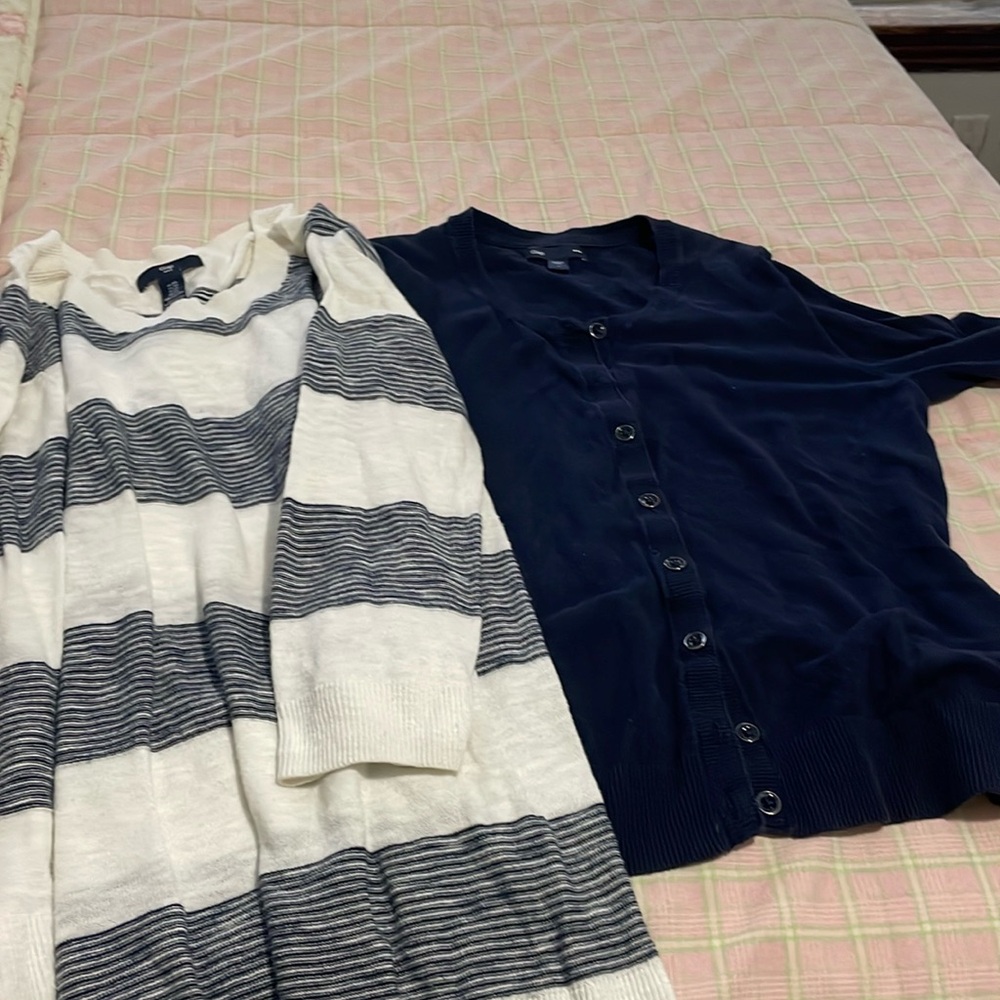 Light weight sweaters